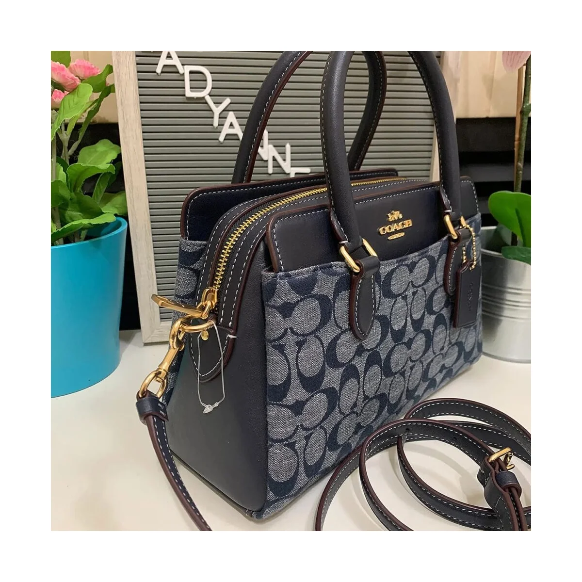 حقيبة كروس بودي نسائية من كوتش (COACH) باللون الأزرق - CH859 - image 4