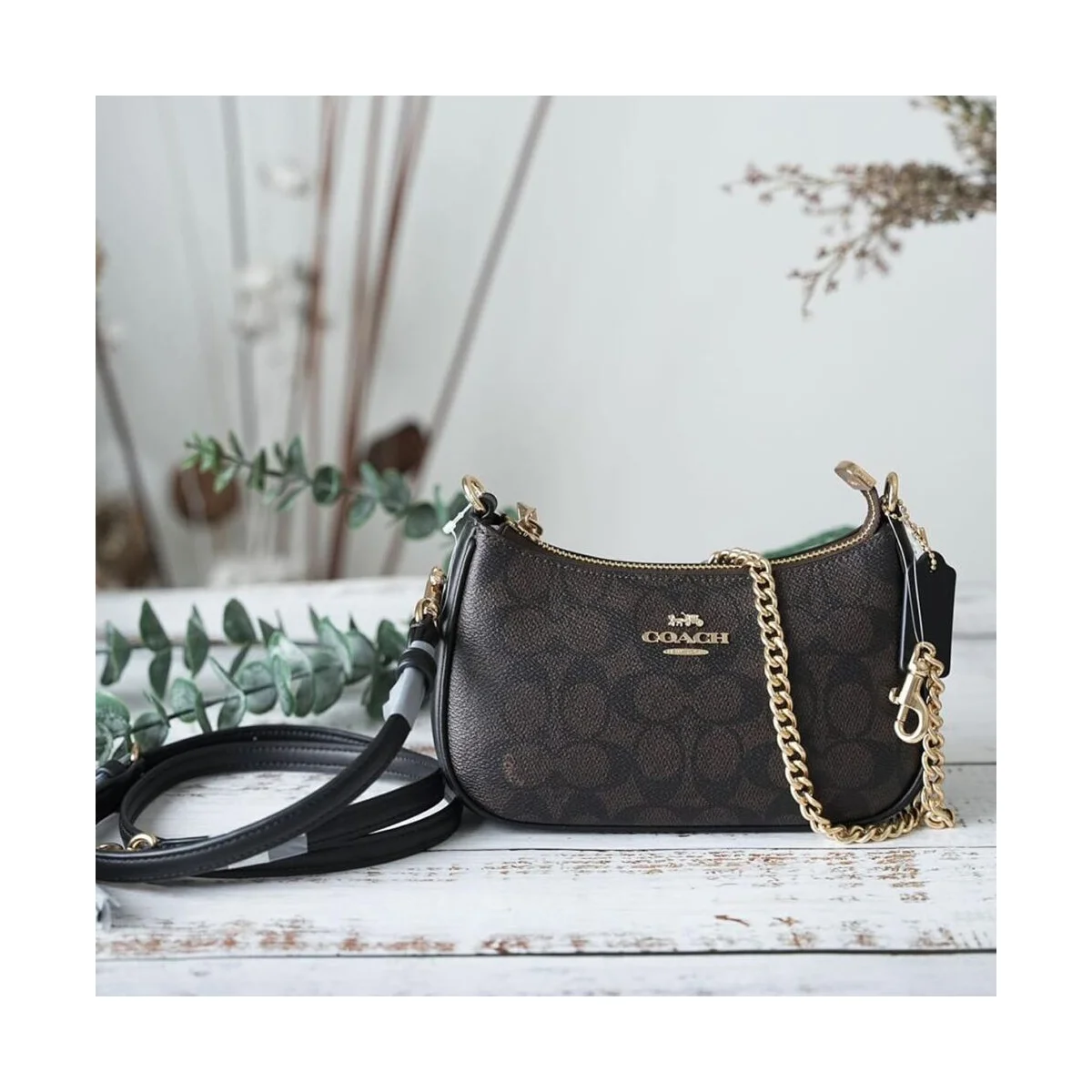 حقيبة كتف نسائية من "كوتش" (Coach) - طراز Gold Walnut Black - موديل Cv933 - image 3
