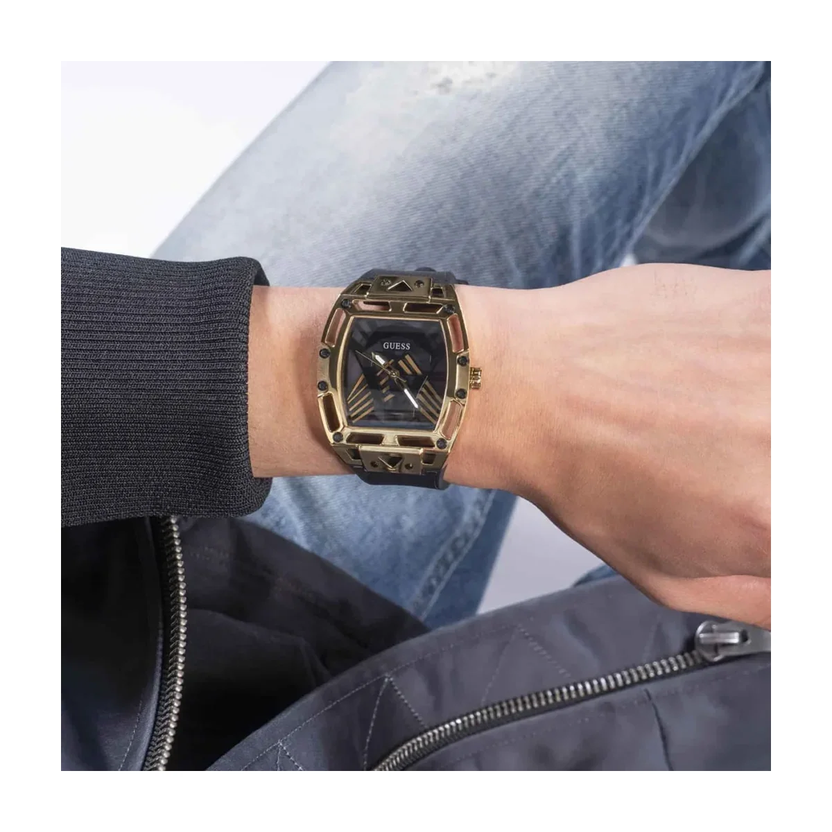 ساعة رجالية سوداء من Guess طراز GW0500G1 - image 5