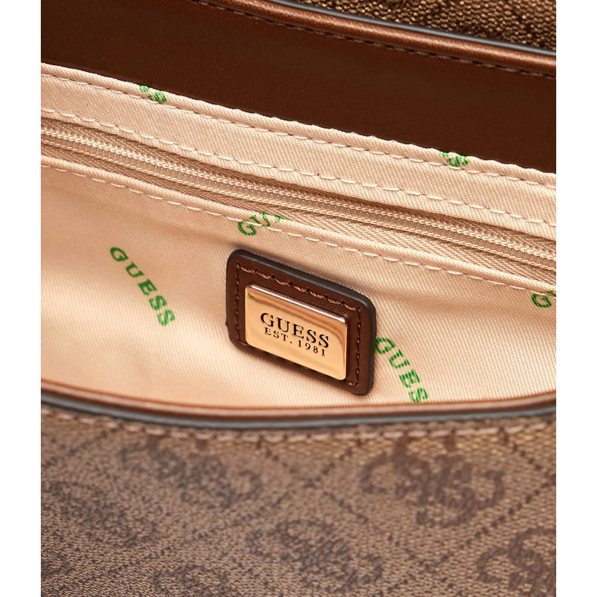 حقيبة كتف نسائية من Guess بلون بني لاتيه، موديل Hwesg951320 - image 5