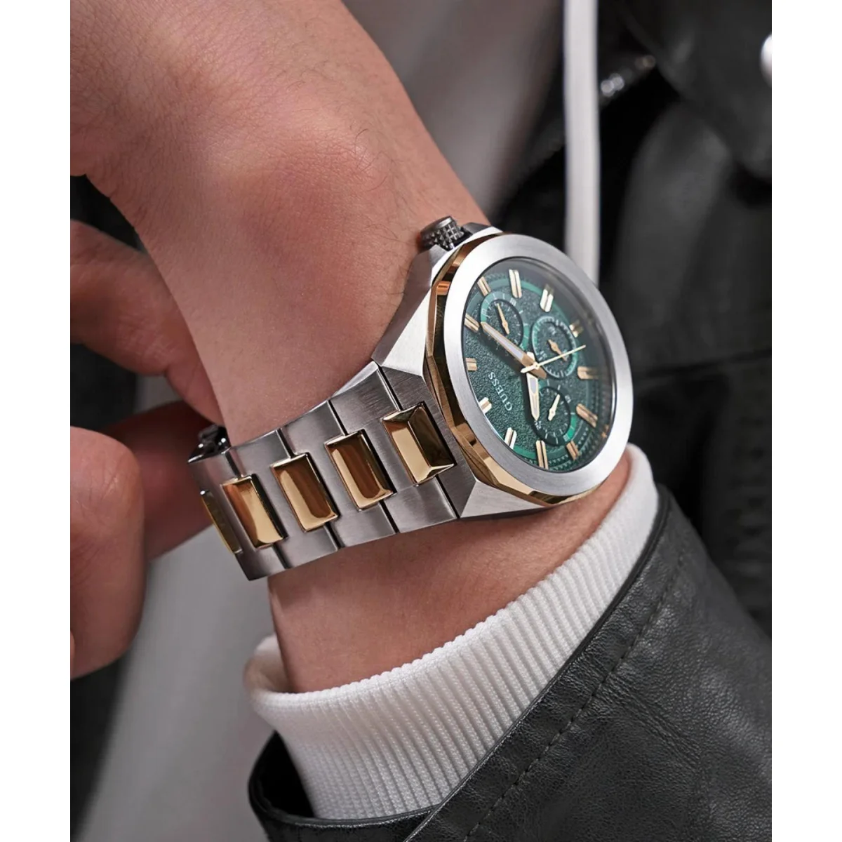 ساعة Guess Dashboard للرجال فضي وذهبي بمينا أخضر GW0798G3 - image 2